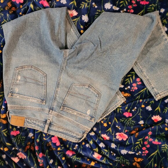 Boyfriend jeans - American Eagle size 0 Short - Picture 4 of 4